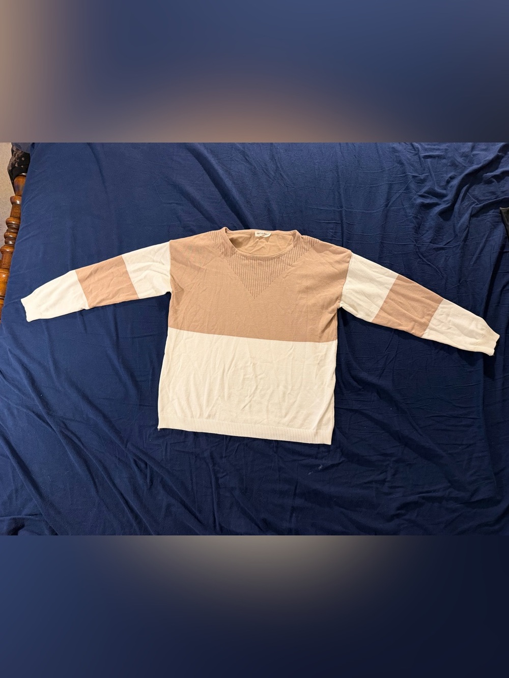 Crewneck Colorblock Sweater in Beige and Cream